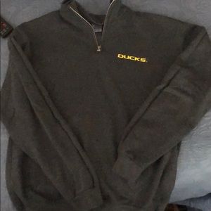 College sweatshirt (University of Oregon)